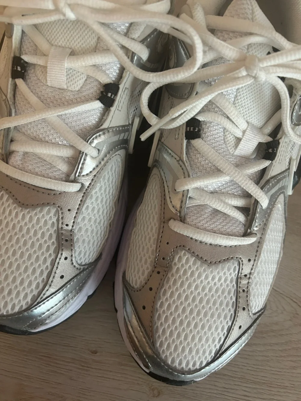Men’s Nike White and Silver Men’s Running Sneakers